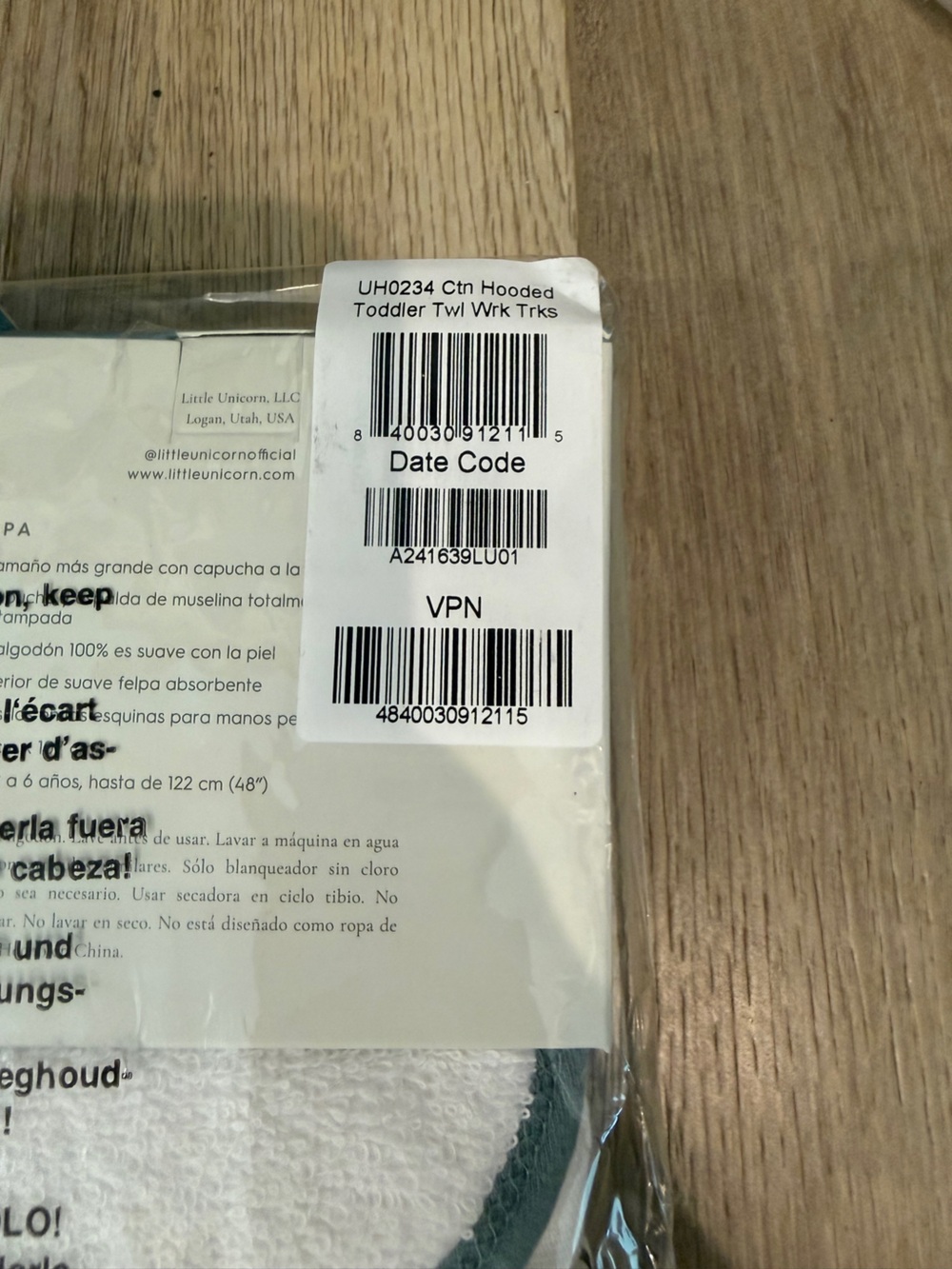 BNWT Little Unicorn Toddler Hooded Towel - Picture 5 of 6